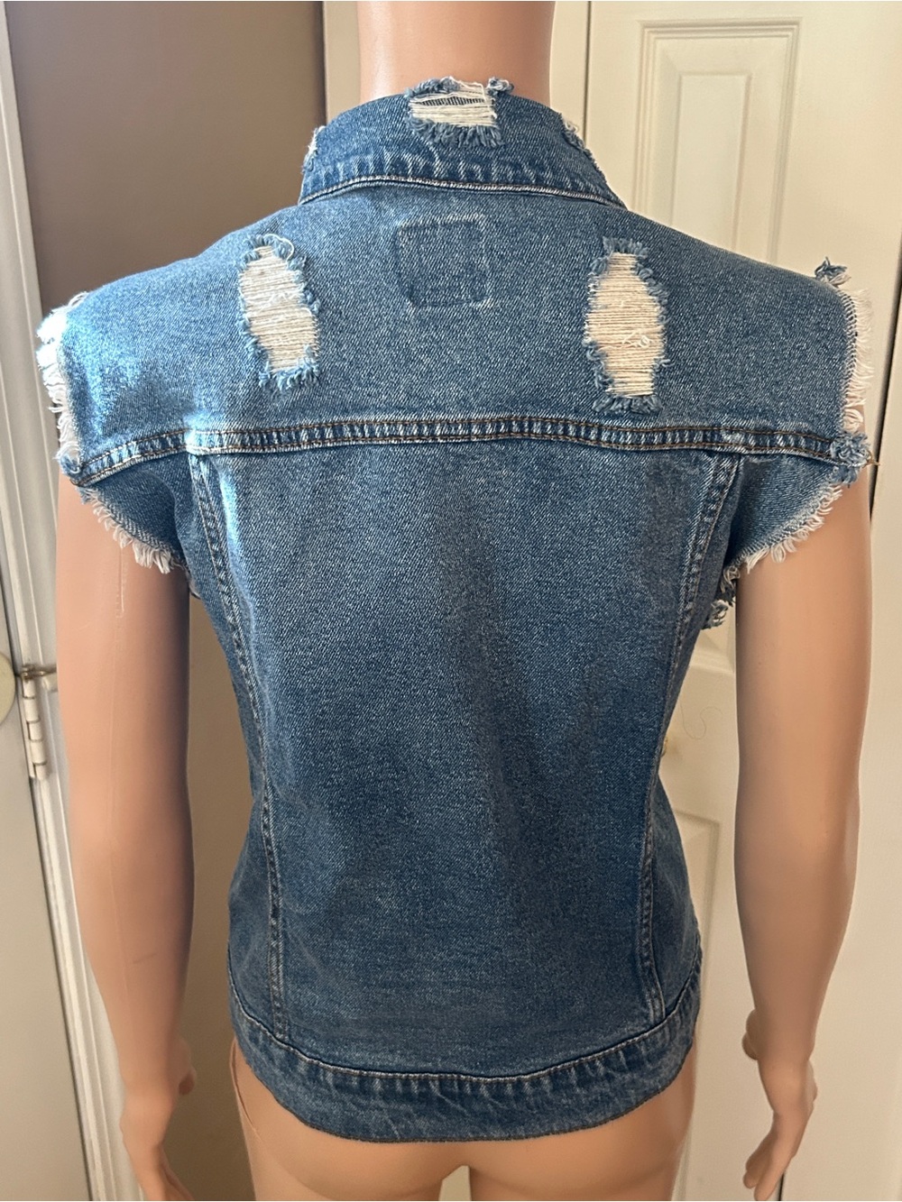 Wild Fable Light Blue Distressed Jean Jacket size M - Picture 4 of 10
